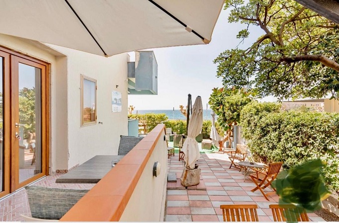 B&B economico sulla spiaggia ad Alghero Lungomare Valencia 14, 07041 Alghero