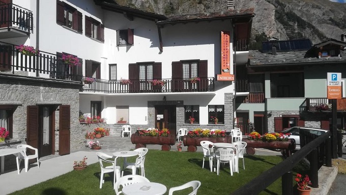 B&B economico con giardino a Frazione Entreves 48, 11016 La Thuile, Courmayeur