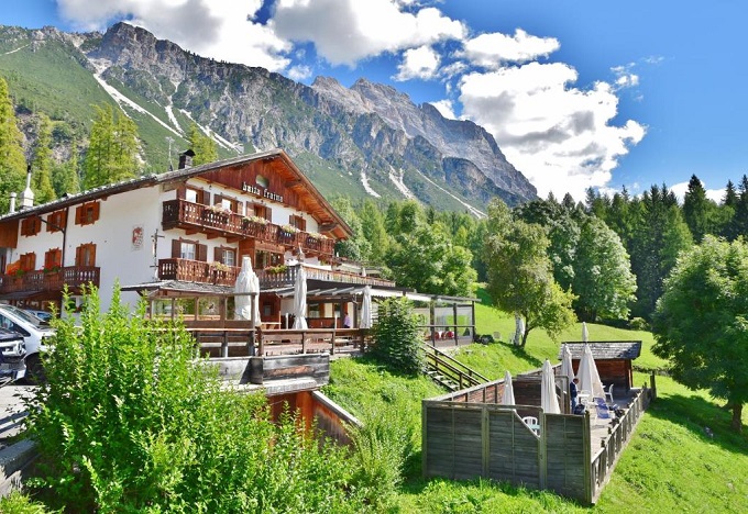 B&B economico a Cortina D'Ampezzo centro Località Fraina 2, 32043 Cortina dʼAmpezzo