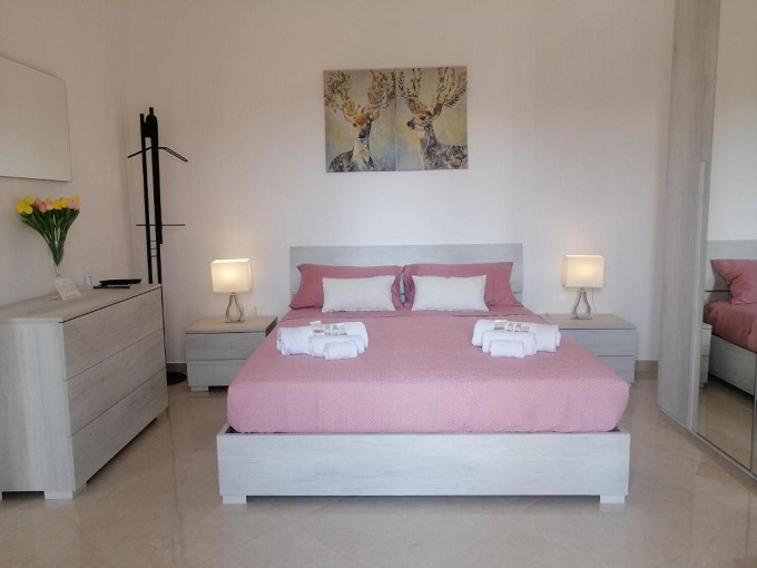 B&B economico con parcheggio privato a Como 12 Via Cecilio, 22100 Como