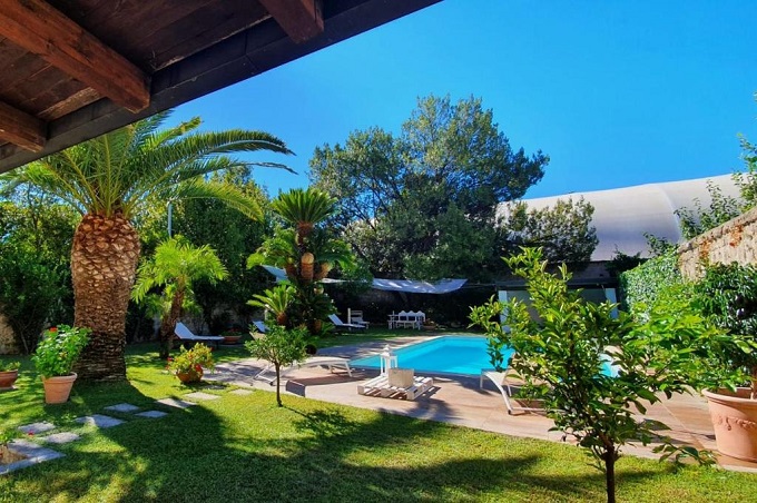 B&B economico con piscina a Caserta 106 Corso Trieste, 81100 Caserta