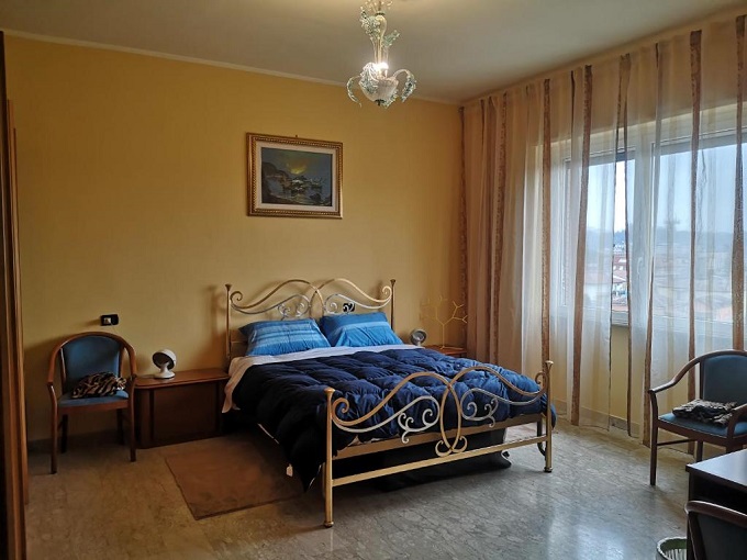 B&b con balcone e parcheggio privato a Frosinone 126 Viale Volsci, 03100 Frosinone