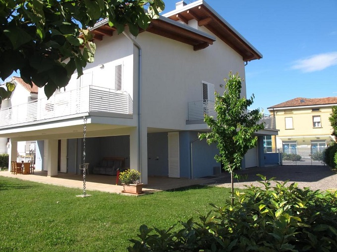 B&B con giardino e colazione inclusa a Pesaro Via Pantano 83, 61121 Pesaro