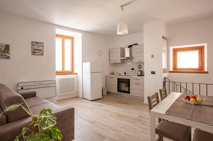 B&B con terrazza e colazione inclusa a Lecco 8 Via Vincenzo Bellini, 23900 Lecco