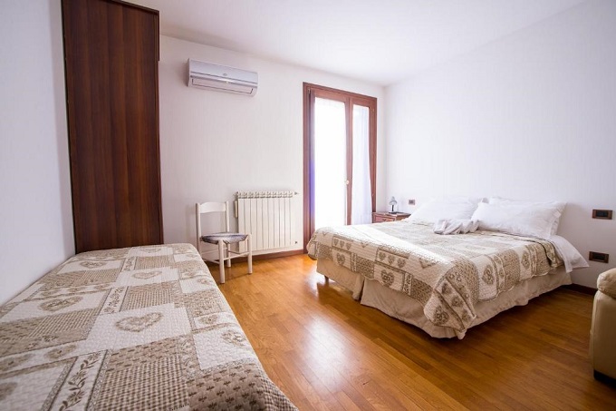 B&B con balcone e giardino a Ceregnano vicino Rovigo Via Martiri di Villadose 15-17, 45010 Ceregnano