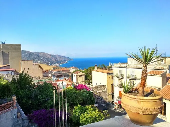 B&B con terrazza panoramica in zona centrale a Taormina Via Circonvallazione 5, 98039 Taormina