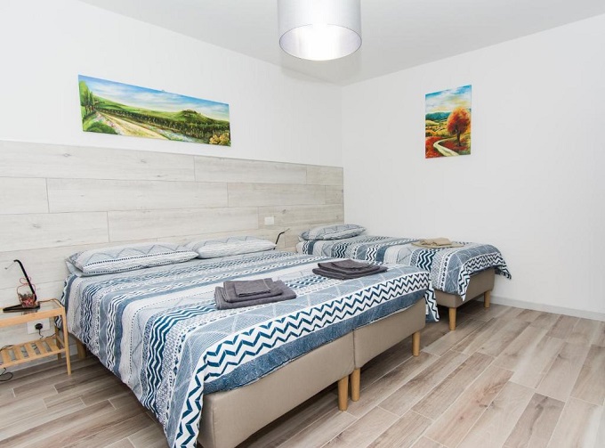 B&B con balcone e giardino vicino allo stadio a Treviso Strada Feltrina 54, 31100 Treviso