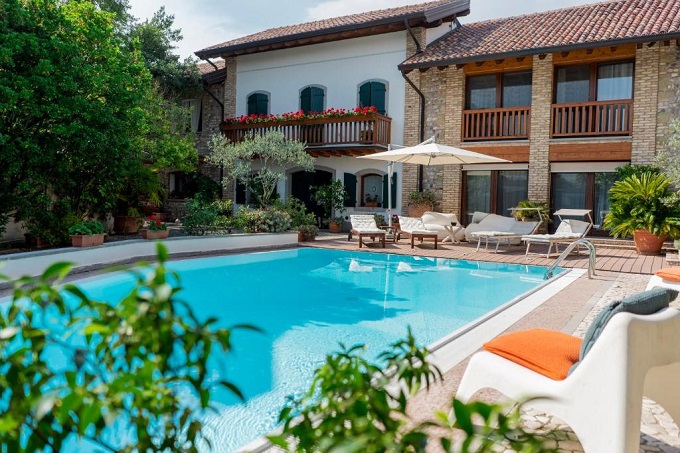 B&B con piscina, giardino e parcheggio privato ad Udine 5 Via Legnago, 33100 Udine