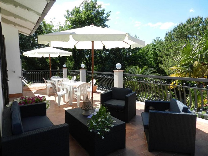 B&B con giardino, terrazza e parcheggio privato a Terni Strada Santa Maria La Rocca, 36, 05100 Terni