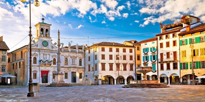 B&B con balcone e terrazza ad Udine 11 Via Piemonte, 33100 Udine