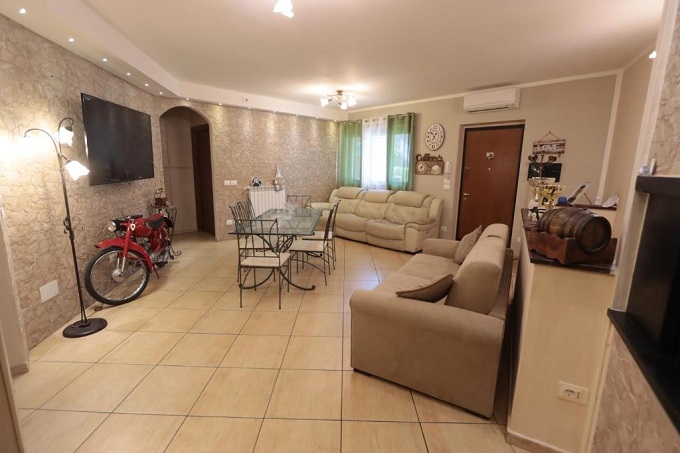 B&B con vasca idromassaggio e parcheggio a Terni Via Monte Totagna 84, 05100 Terni