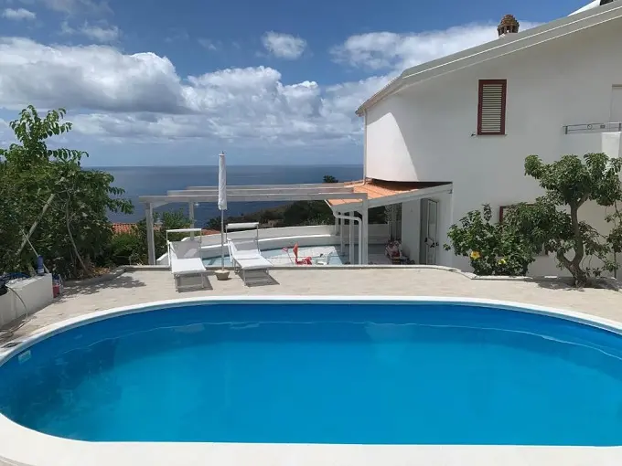 B&B con piscina, camere familiari e parcheggio privato a Capo Vaticano Via Stazione, 89863 Capo Vaticano