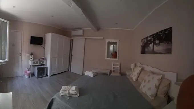 B&B con giardino e parcheggio privato a Reggio Emilia 3 Via Montebello, 42123 Reggio Emilia