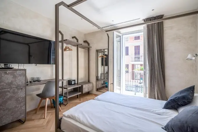 B&B con giardino e balcone vicino alla spiaggia a Grado 11 Via Alessandro Manzoni, 34073 Grado