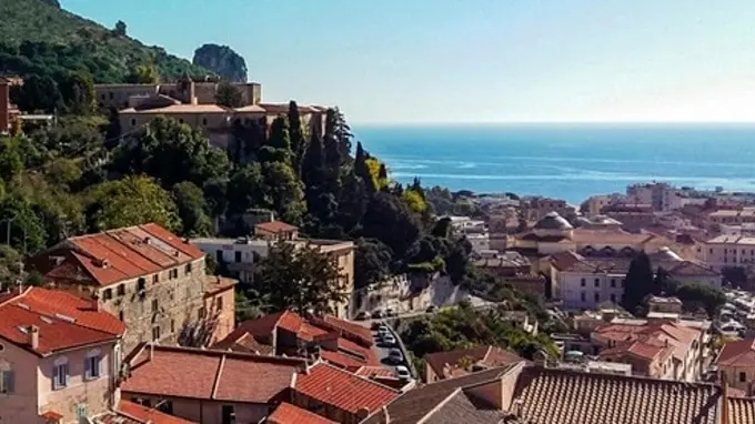 B&B con terrazza, giardino e colazione inclusa a Terracina 42 Via Toscana, 04019 Terracina